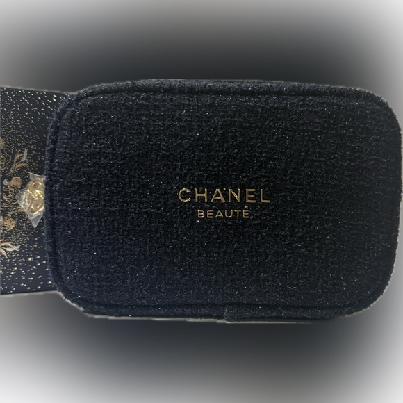 Chanel Beaute GWP 2025 Navy Tweed Pouch or Cosmetic Bag NIB - Picture 4 of 4